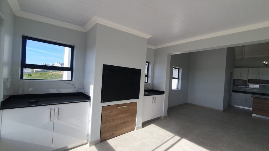 4 Bedroom Property for Sale in Da Gama Bay Western Cape